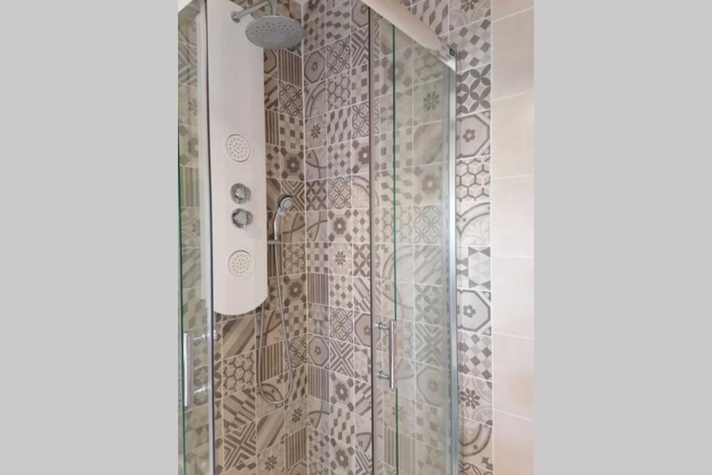 Les Etapes Chartraines Parking Wifi Jaccuzi Apartment ชาร์ตร ภายนอก รูปภาพ